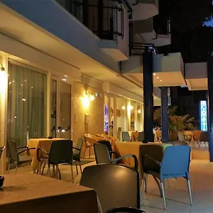 ** Hotel Canasta Italia